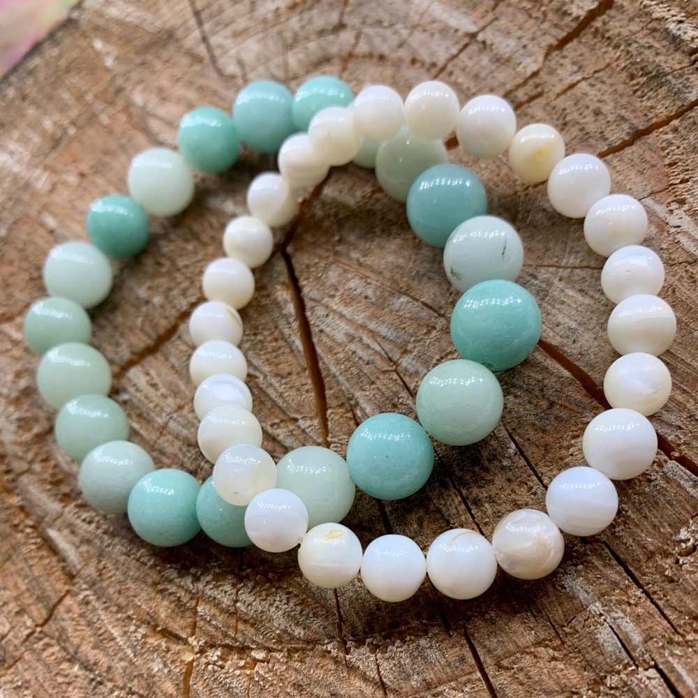 Turquoise Amazonite + White Shell Stack Bracelet - Picture 2 of 3